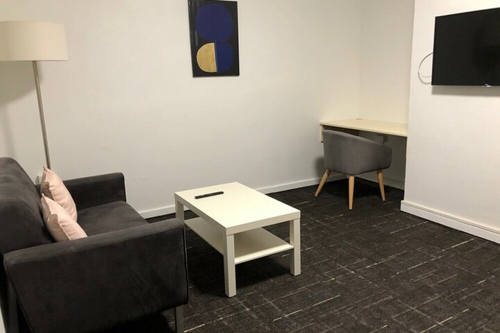 Room 19 of 33