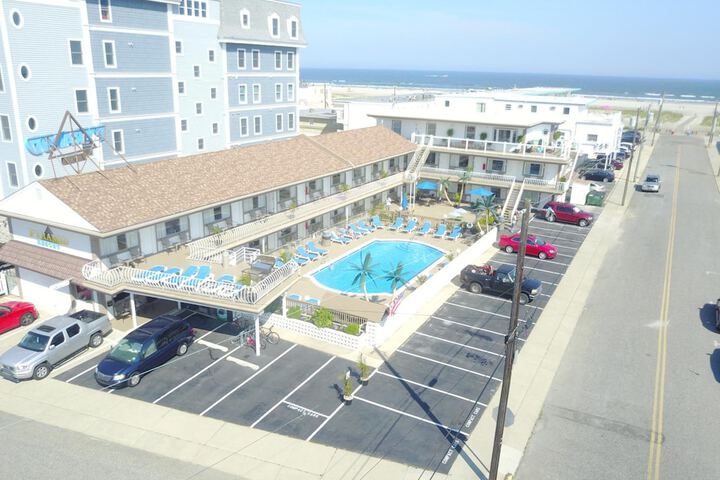 Hotel 43 of 44