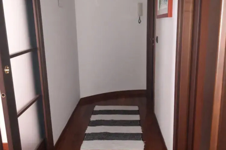 Room 10 of 13