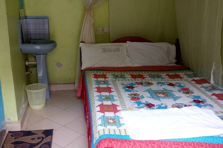 Room 4 of 11