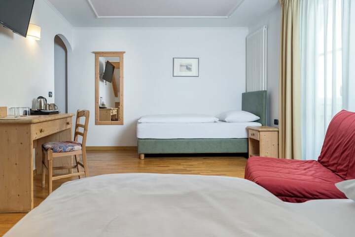 Room 35 of 173