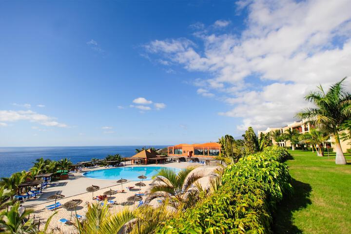 Pool Hotel