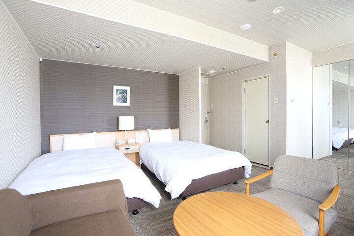 Room 12 of 52