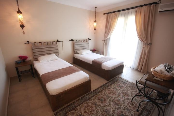 Room 3 of 31
