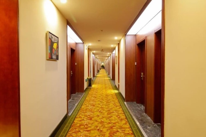 Ballroom/Hall 58 of 60