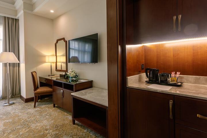 Room 25 of 100