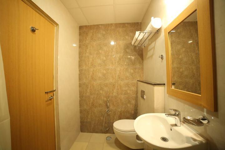 Room 28 of 32
