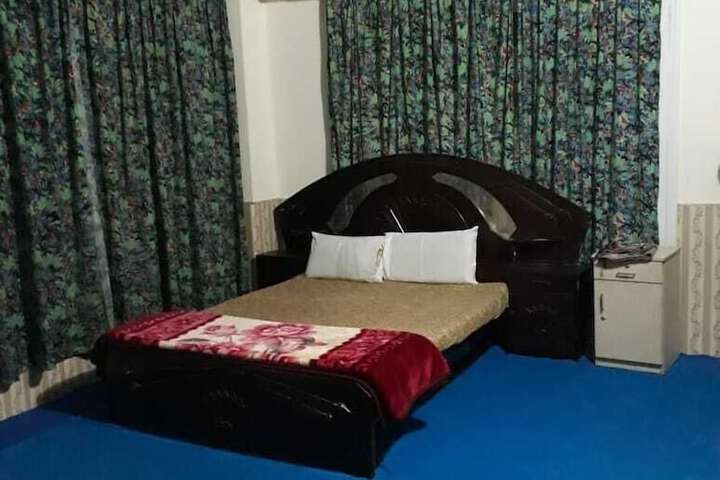 Room 13 of 15