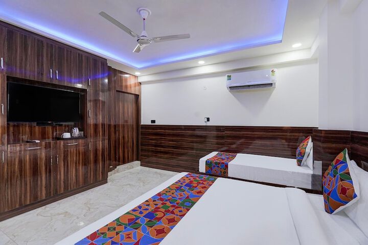 Room 9 of 29
