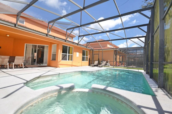 Pool 10 of 36