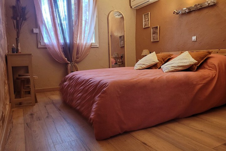 Room 9 of 26