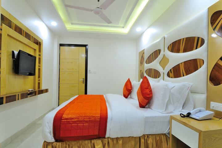 Room 15 of 36