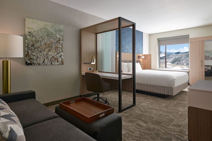Room 7 of 37