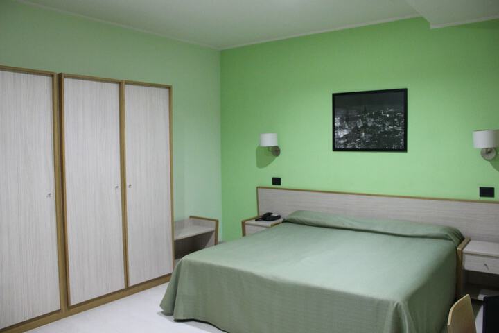 Room 7 of 37