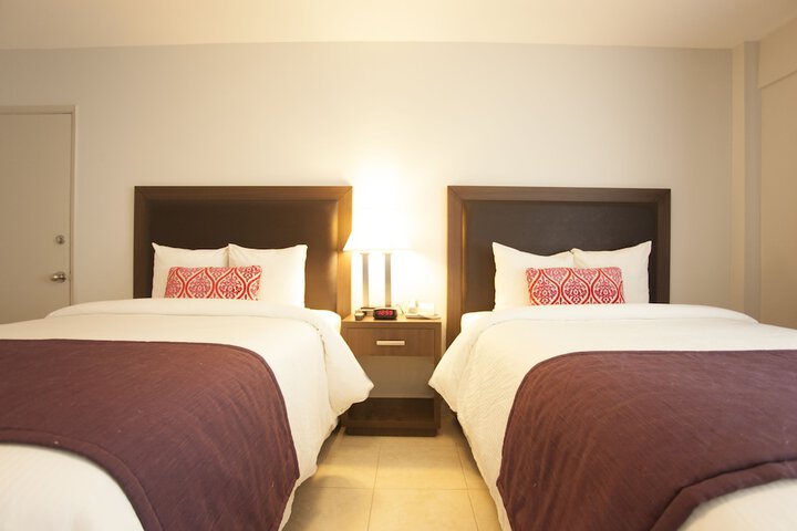 Standard Room, King or Two Doubles (5 of 7)