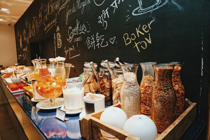 Breakfast area