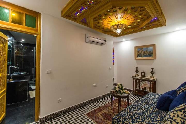 Room 14 of 69