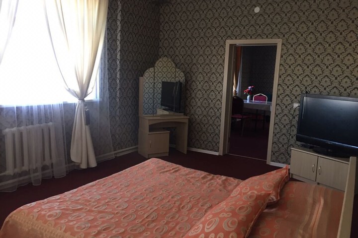 Room 4 of 41