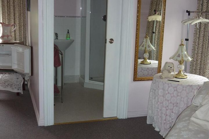 Room 11 of 49