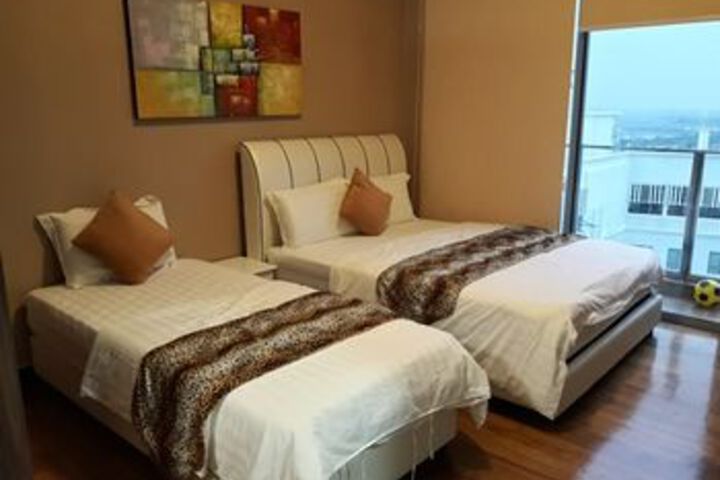 Room 6 of 22