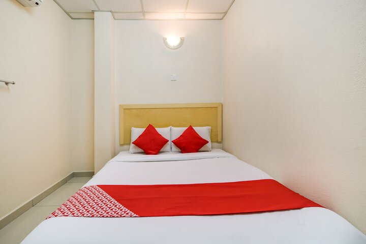 Room 18 of 34
