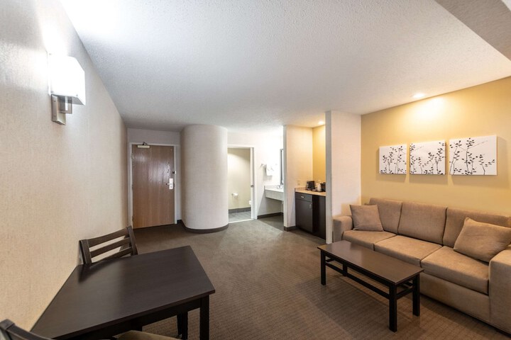 1 King Bed Suite Upgrade (1 of 14)
