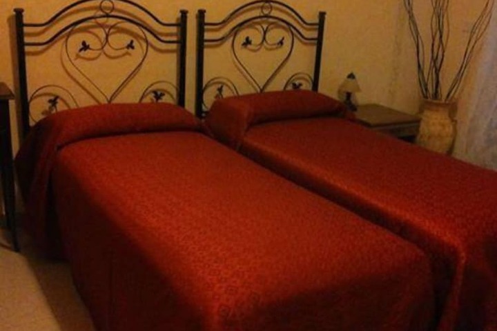Room 10 of 31