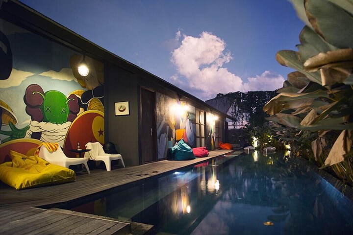 Hotel Pool