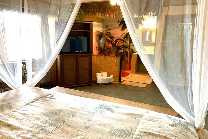 Blue King Bed Main Floor (84 of 180)
