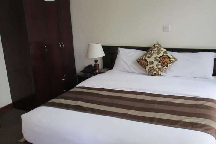 Room 4 of 29