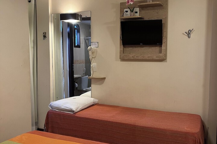 Room 37 of 80