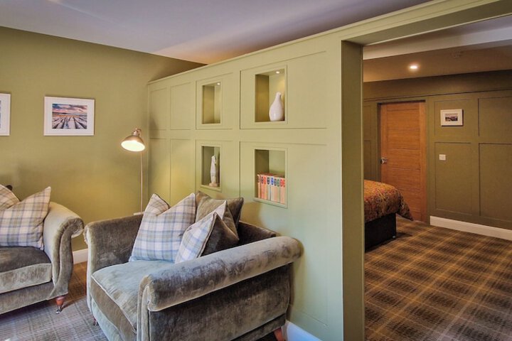 Room 51 of 118