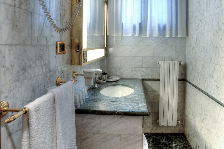 Bathroom Interior Photo
