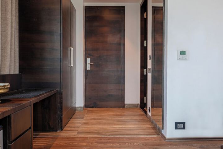 Room 12 of 30