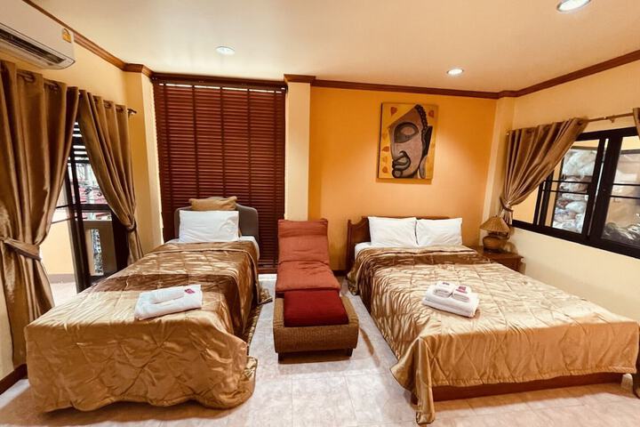 Room 6 of 19