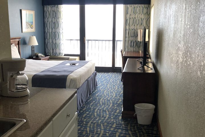 Room 10 of 37