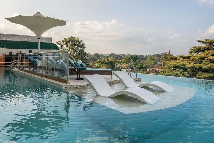 Pool 71 of 126