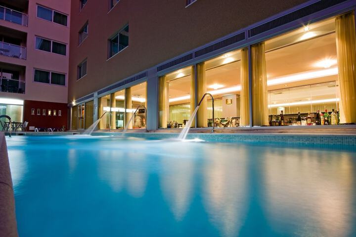 Pools & Facilities