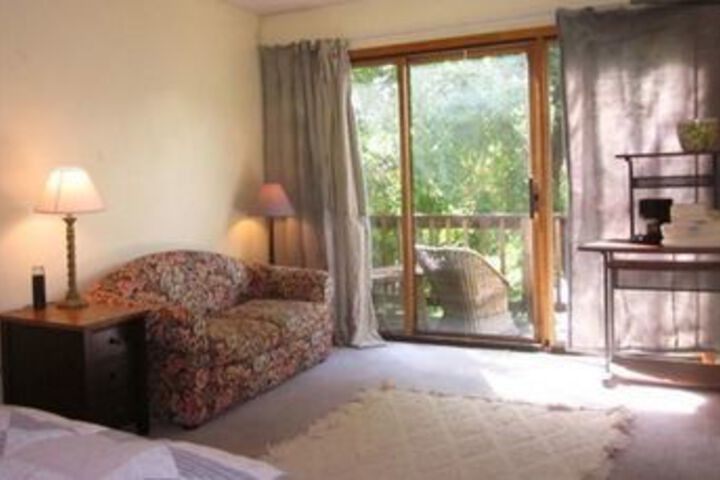 Room 6 of 19