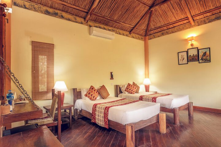 Room 4 of 32