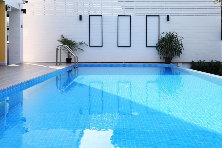 Pool 23 of 62