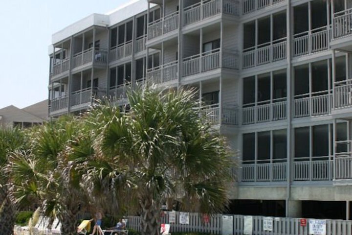 Pelicans Landing