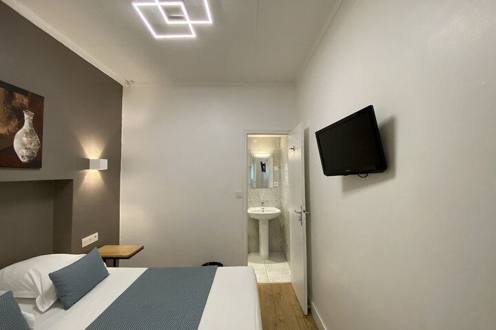 Room 35 of 76