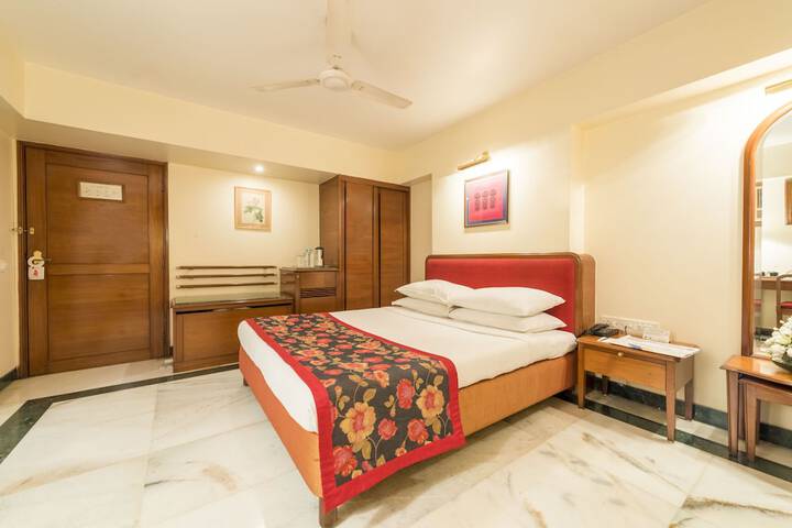 Room 3 of 54