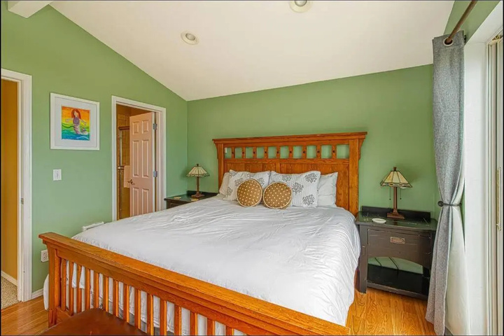 Room 6 of 22