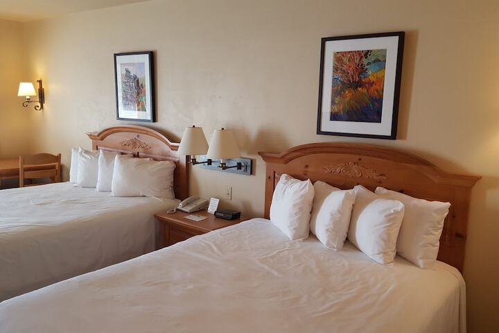 Room 33 of 279