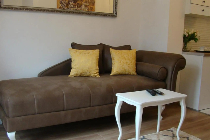 Room 4 of 15
