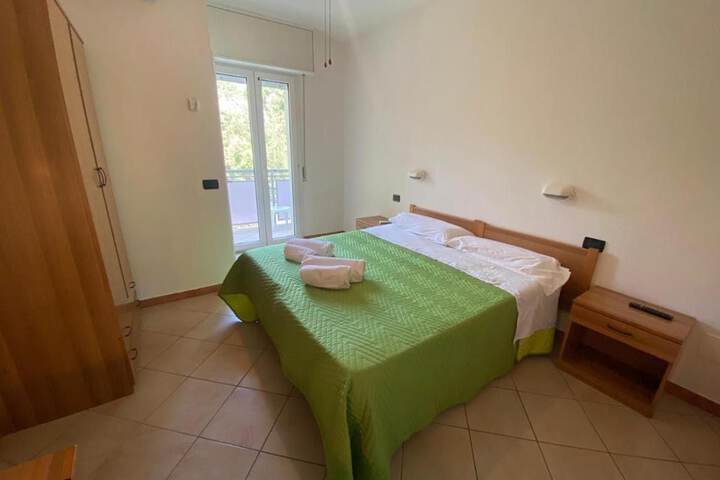 Room 2 of 20