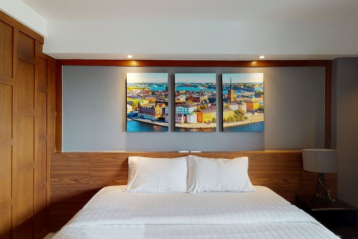 Room 70 of 181