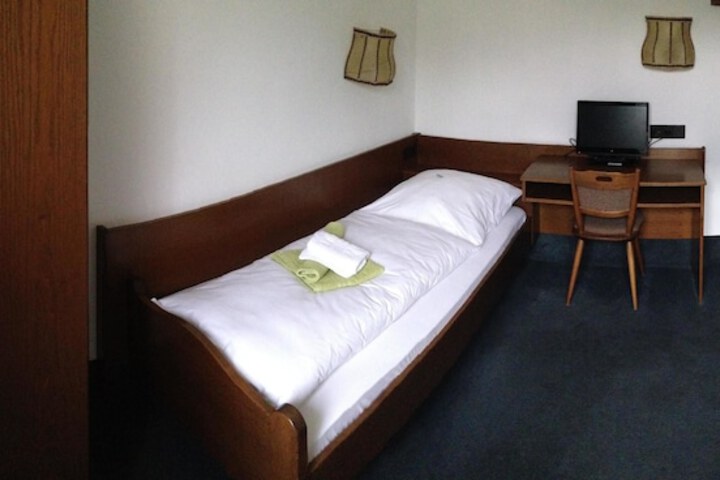 Room 3 of 12